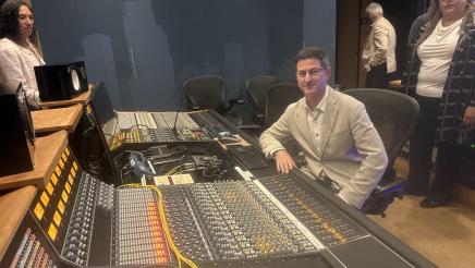 Asm. Checks out a sound mixing station